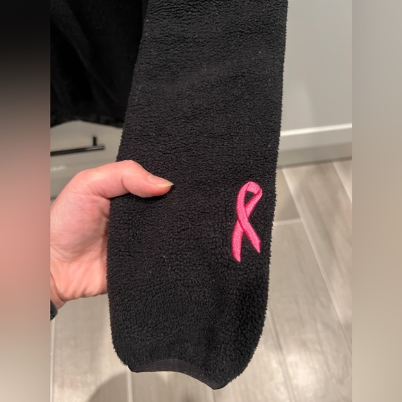 Women’s Limited Edition North Face Denali Jacket - Picture 6 of 7